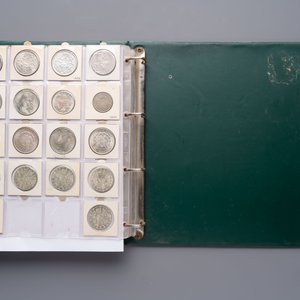 A large collection of 614 international coins, incl. coins from Germany, Norway, USA, UK, etc. — photo 49
