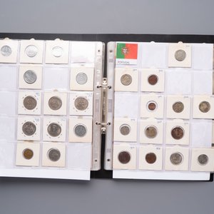 A large collection of 614 international coins, incl. coins from Germany, Norway, USA, UK, etc. — photo 9