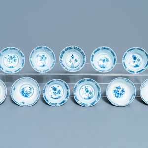 A large collection of Chinese blue and white cups and saucers, Kangxi/Qianlong — 照片 14