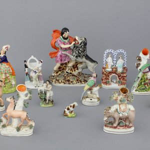 A large collection of English Staffordshire figures, 18/19th C. — 照片 1