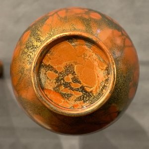 A large collection of Japanese cloisonné and studio pottery, Meiji/Showa, 19/20th C. — photo 12