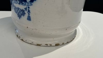 A large Dutch Delft blue and white albarello, inscribed 'Corenten', 18th C. — 照片 6
