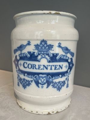 A large Dutch Delft blue and white albarello, inscribed 'Corenten', 18th C. — 照片 8