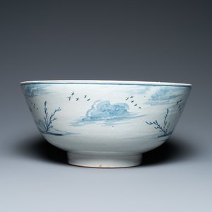 A large Dutch Delft blue and white bowl with shepherds on horsebacks, 18th C. — 照片 4