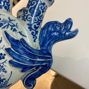 A large Dutch Delft blue and white fan-shaped tulip vase, 17/18th C. — 照片 17