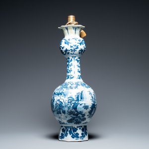 A large Dutch Delft blue and white garlic head 'chinoiserie' vase, late 17th C. — 照片 4
