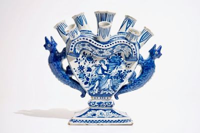 A large Dutch Delft blue and white heart-shaped tulip vase with lizard handles, 18th C.