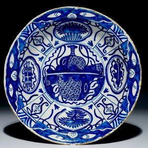 A large Dutch Delft blue and white Ming-style bowl, late 17th C. — 照片 1