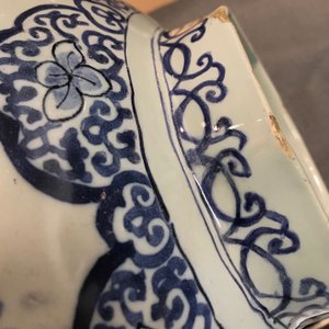 A large Dutch Delft blue and white three-piece chinoiserie garniture, 2nd half 17th C. — 照片 16