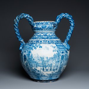 A large Dutch Delft blue and white vase depicting a country house, 1st quarter 18th C. — photo 2