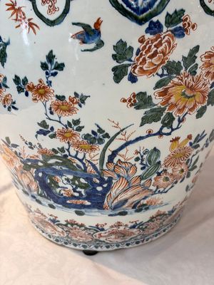 A large Dutch Delft cashmere palette vase with a phoenix and birds among flowers, ca. 1700 — photo 8