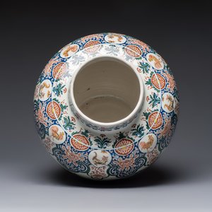 A large Dutch Delft cashmere palette vase with a phoenix and birds among flowers, ca. 1700 — photo 5