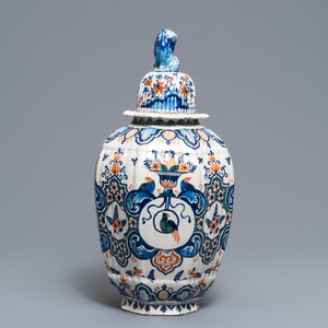 A large Dutch Delft cashmire palette vase and cover, 1st half 18th C. — photo 2