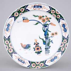 A large Dutch Delft Kakiemon style dish with quails, 18th C. — photo 1