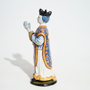 A large Dutch Delft polychrome figure of a standing priest, 18th C. — photo 5