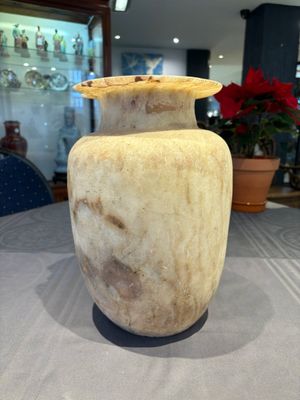 A large Egyptian alabaster jar, probably Middle Kingdom, 1987-1640 B.C. — photo 1
