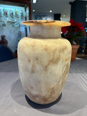 A large Egyptian alabaster jar, probably Middle Kingdom, 1987-1640 B.C. — photo 3