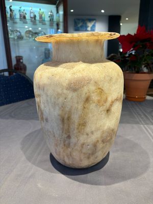 A large Egyptian alabaster jar, probably Middle Kingdom, 1987-1640 B.C. — photo 4