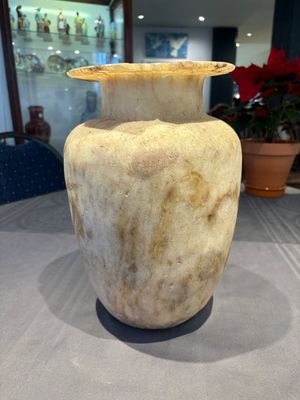 A large Egyptian alabaster jar, probably Middle Kingdom, 1987-1640 B.C. — photo 5