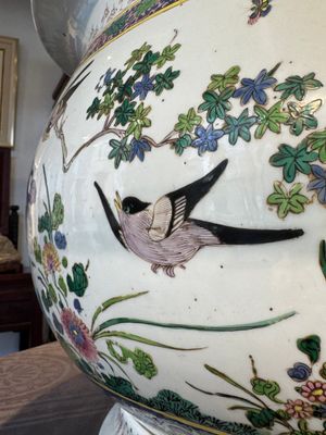 A large famille rose-style 'phoenix' fish bowl or jardinière, Samson, Paris, 19th C. — foto 24