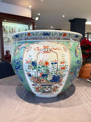 A large famille verte-style 'Flower Basket' scroll pot or fish bowl, Samson, Paris, 19th C. — photo 1