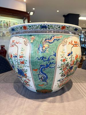 A large famille verte-style 'Flower Basket' scroll pot or fish bowl, Samson, Paris, 19th C. — foto 2