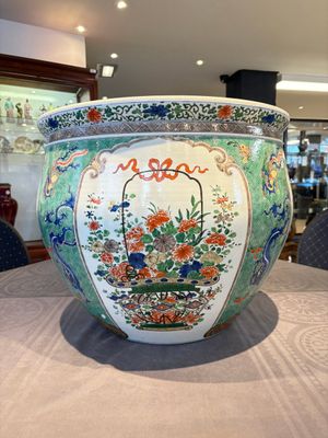A large famille verte-style 'Flower Basket' scroll pot or fish bowl, Samson, Paris, 19th C. — foto 7