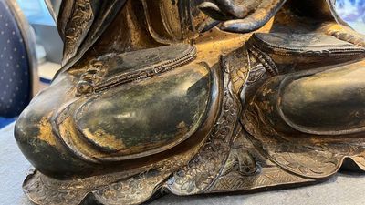A large fine Chinese gilt-lacquered bronze sculpture of a Bodhisattva, Ming — photo 30
