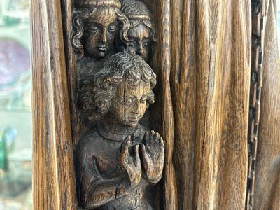 A large Flemish oak sculpture of Ursula with eight virgins, probably Malines, 16th C. — 照片 6
