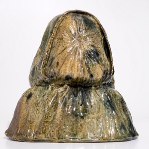 A large Flemish pottery bust of a Bruges lady, prob. Vandevoorde workshop, 20th C. — photo 4