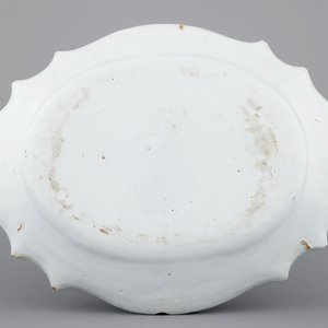 A large French faience blue and white oval dish, Saint-Omer, 18th C. — 照片 2