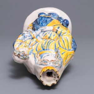 A large French faience figure of the Virgin with Child, Nevers, 17th C. — 照片 7