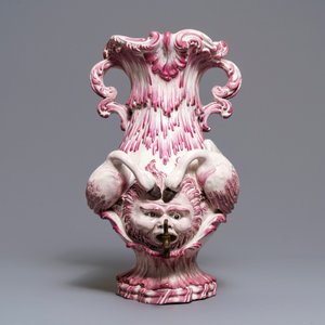 A large French faience wall cistern with swans, early 19th C. — photo 2
