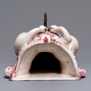 A large French faience wall cistern with swans, early 19th C. — photo 8