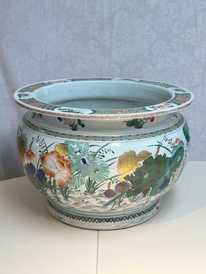 A large French famille verte-style 'Lotus Pond with Birds' fish bowl or jardinière, Samson, Paris, 19th C. — 照片 2