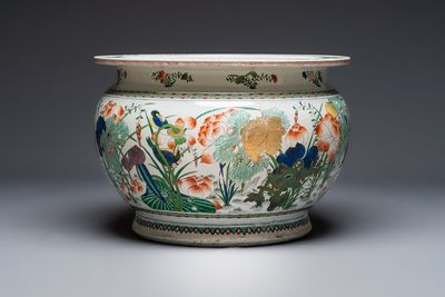 A large French famille verte-style 'Lotus Pond with Birds' fish bowl or jardinière, Samson, Paris, 19th C.
