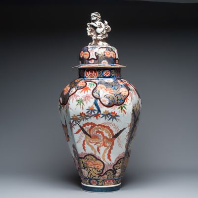 A large French Imari-style vase and cover, Samson, Paris, 19th C.