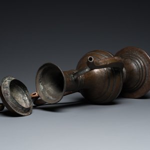 A large German brass ewer and cover, Nuremberg, 15th C. — photo 7