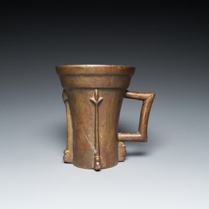 A large German bronze mortar and pestle, Nuremberg, 15th C. — 照片 2
