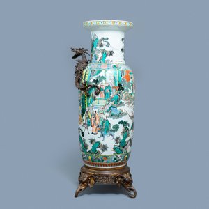 A large gilt bronze-mounted Chinese famille verte rouleau vase, 19th C. — 照片 4