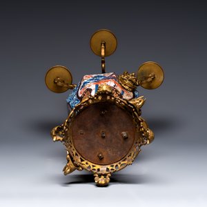 A large gilt-bronze-mounted Japanese Imari vase adapted as candelabra, 19th C. — foto 6