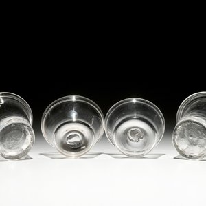 A large glass bowl and 27 smaller bowls, England or France, 19th C. — photo 4
