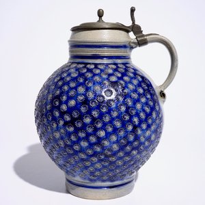 A large globular Westerwald jug with pewter lid, 17th C. — photo 2
