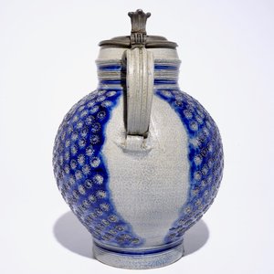 A large globular Westerwald jug with pewter lid, 17th C. — photo 3