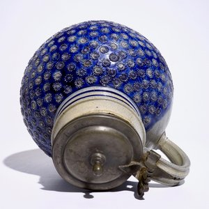 A large globular Westerwald jug with pewter lid, 17th C. — photo 7