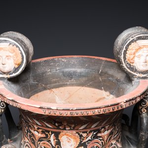 A large Greek Apulian red figure volute krater, 4th/3th C. b.C. — photo 5