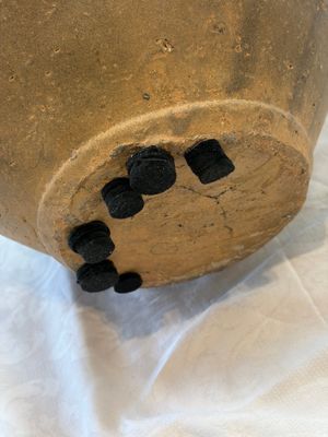 A large inscribed Chinese spiked funerary jar and cover, Northern Song, dated 1026 — foto 15