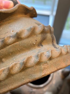 A large inscribed Chinese spiked funerary jar and cover, Northern Song, dated 1026 — foto 3
