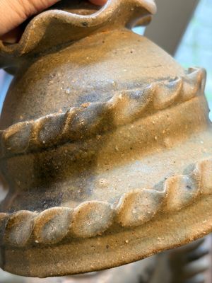 A large inscribed Chinese spiked funerary jar and cover, Northern Song, dated 1026 — foto 4