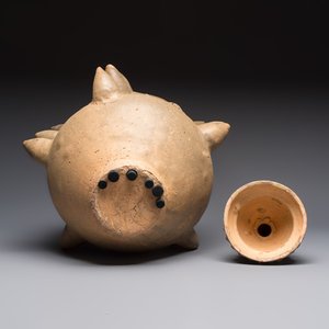 A large inscribed Chinese spiked funerary jar and cover, Northern Song, dated 1026 — foto 7